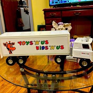 Vintage TOYS R US  Semi Truck Tractor Trailer Ertl Pressed Steel 80s
